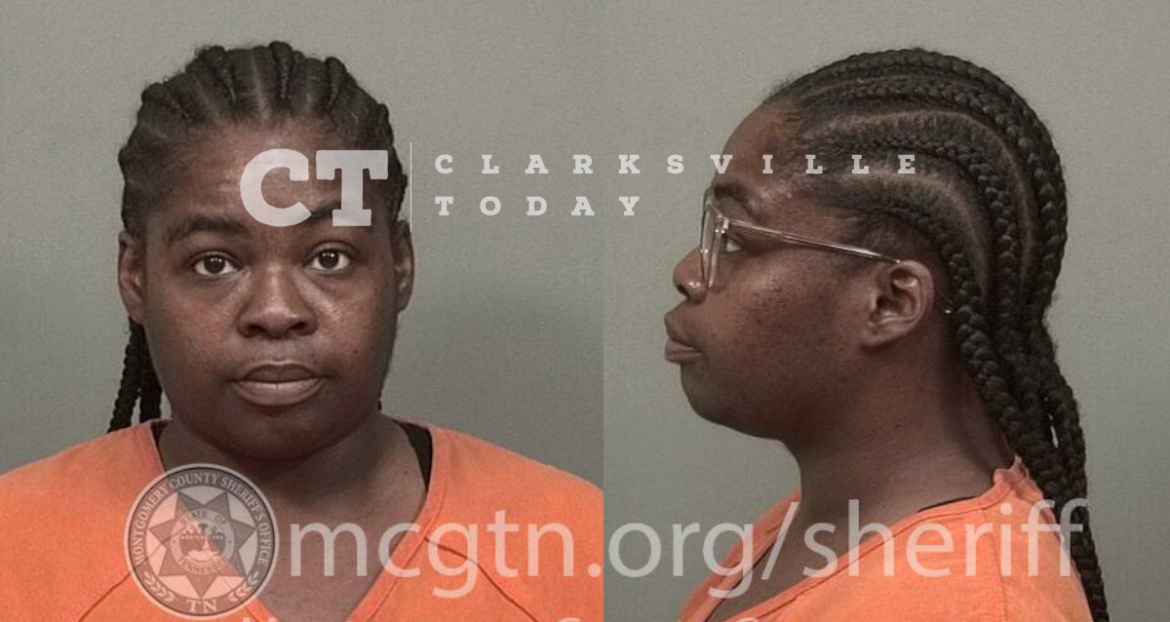 Niyah Branch assaults baby-daddy with basket at RaceTrac gas station