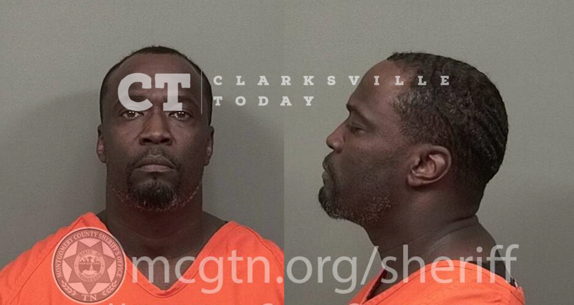 Tiaone Taylor caught in 4K forcefully trapping wife inside house during altercation