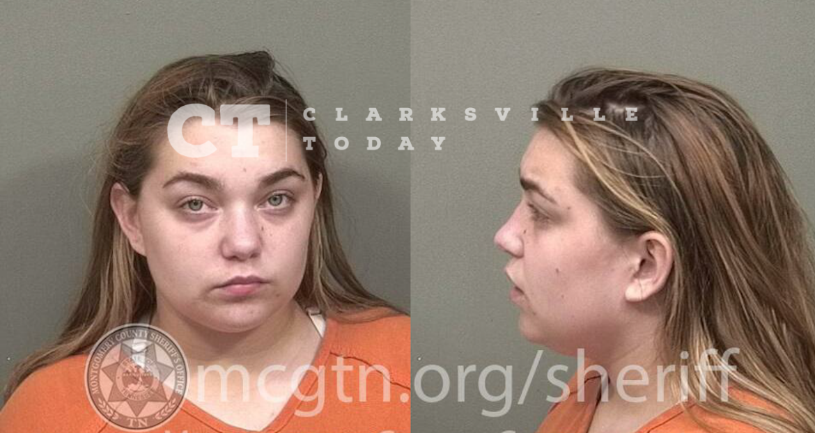 Chloe Nelson chokes & hits 17-year-old sister during argument