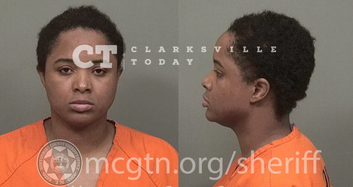 Shanelle Bennett punches husband in face, grabs him by leg during argument